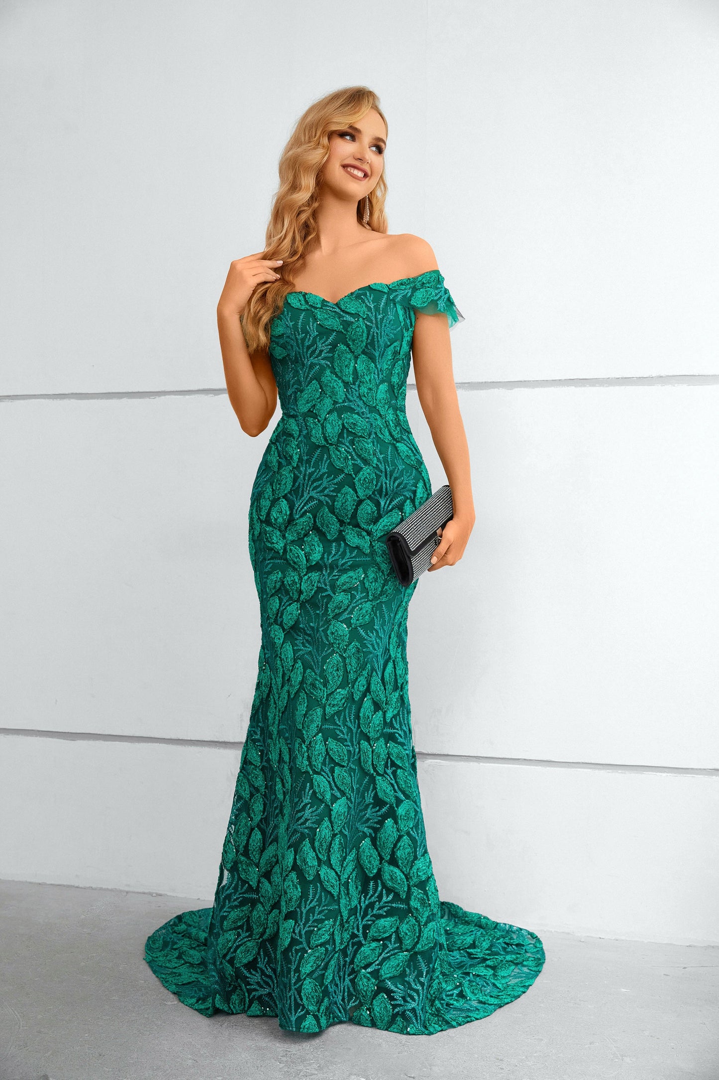 Green Off The Shoulder Sleeveless Lace Mermaid Prom Dresses