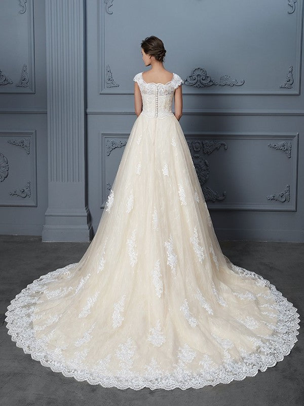 Sleeveless Train Gown Court Beading Sweetheart Ball Lace Wedding Dresses