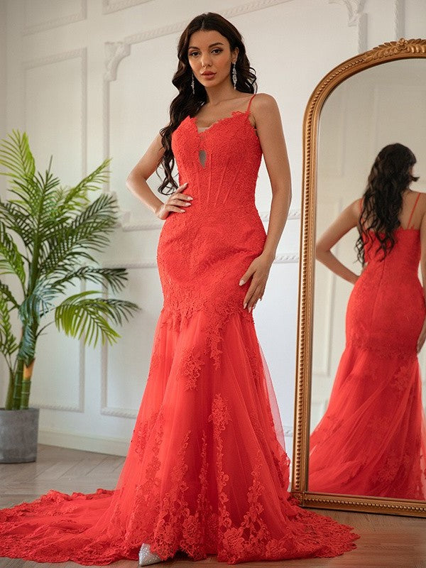 Sleeveless Applique Lace Sheath/Column V-neck Sweep/Brush Train Dresses