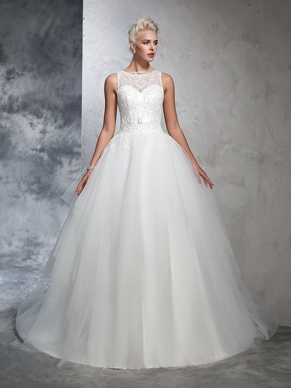 Sleeveless Applique Bateau Long Ball Gown Net Wedding Dresses