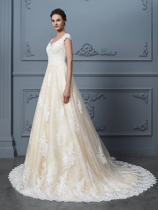 Sleeveless Train Gown Court Beading Sweetheart Ball Lace Wedding Dresses