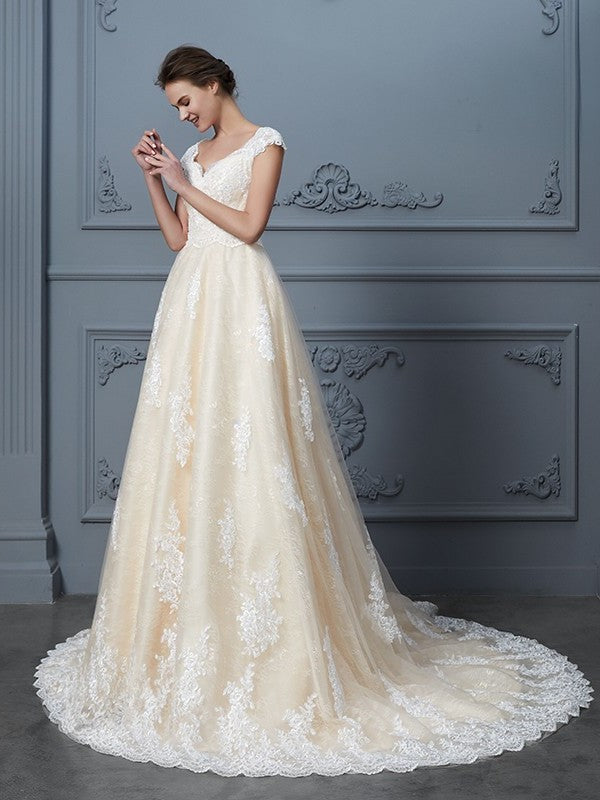 Sleeveless Train Gown Court Beading Sweetheart Ball Lace Wedding Dresses