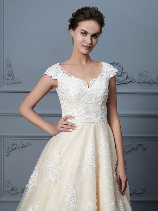 Sleeveless Train Gown Court Beading Sweetheart Ball Lace Wedding Dresses